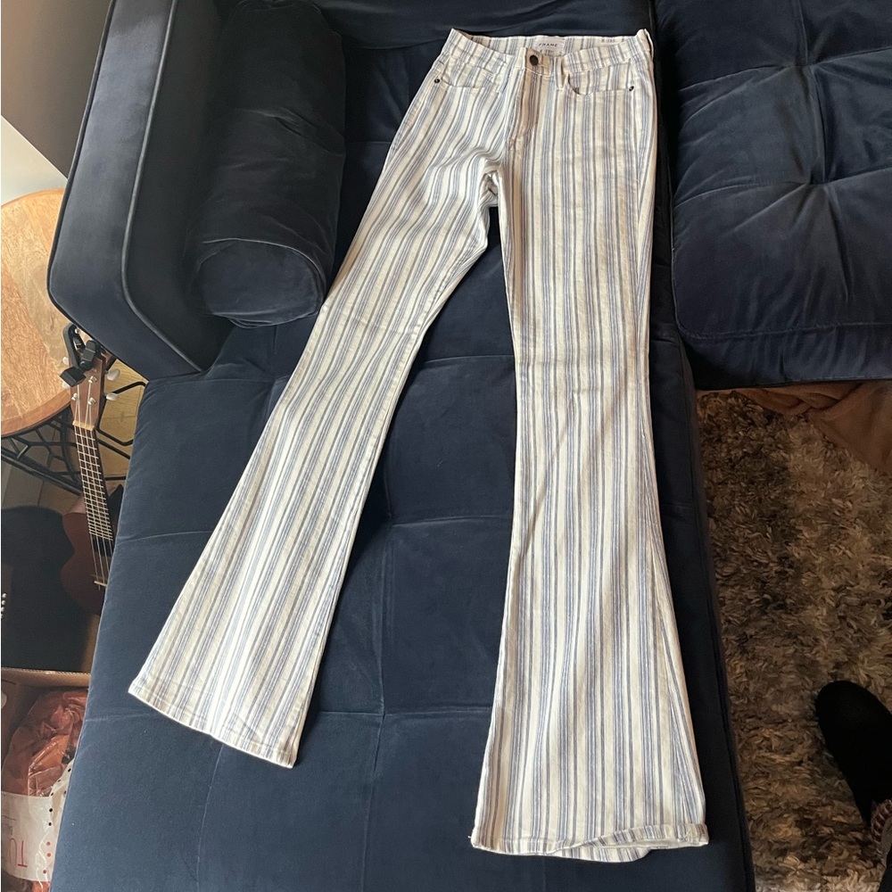 Frame Le High striped flare jeans! ❤️